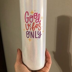 White Tumbler with Colorful 'Good Vibes Only' Design